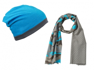 Светло синьо