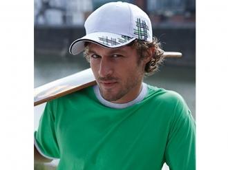 Шапка с козирка