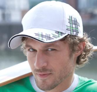 Шапка с козирка