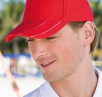 Шапка с две ленти на козирката