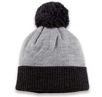 Плетена шапка с пискюл