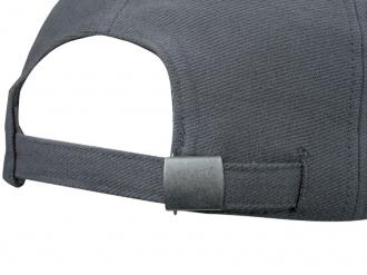 Шапка с две ленти на козирката