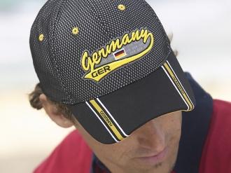 Шапка с надпис - Германия